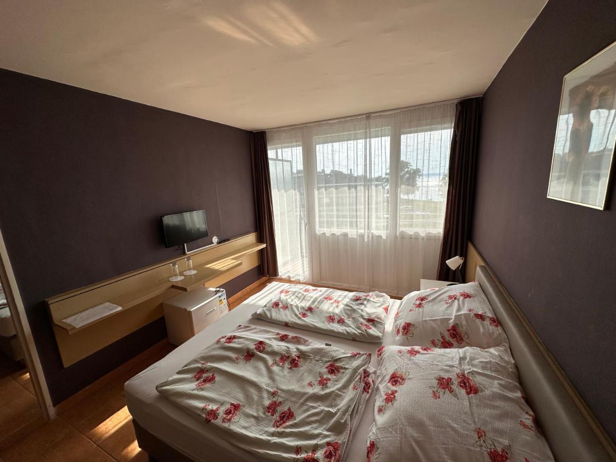 Part Hotel Siofok Ngoại thất bức ảnh