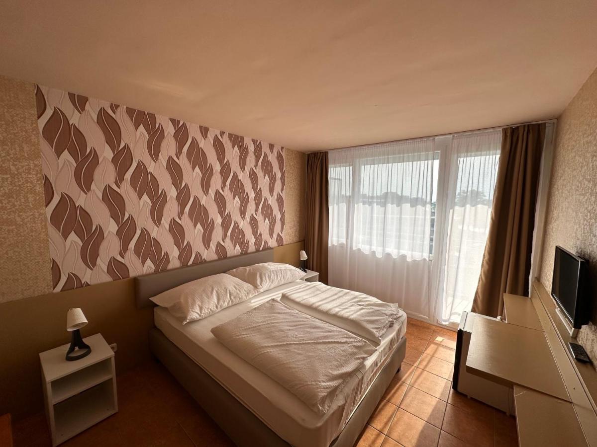Part Hotel Siofok Ngoại thất bức ảnh