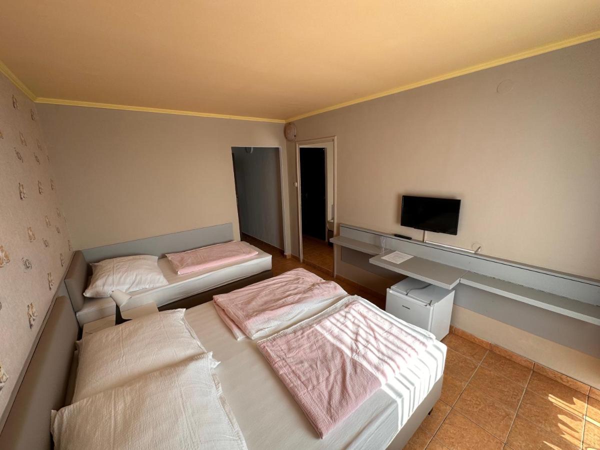 Part Hotel Siofok Ngoại thất bức ảnh